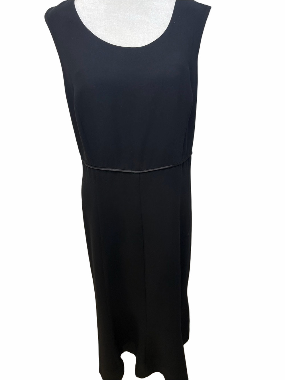 Lily & Taylor Black Fit and Flare Midi Dress Satin Piping Waist Formal Size 14